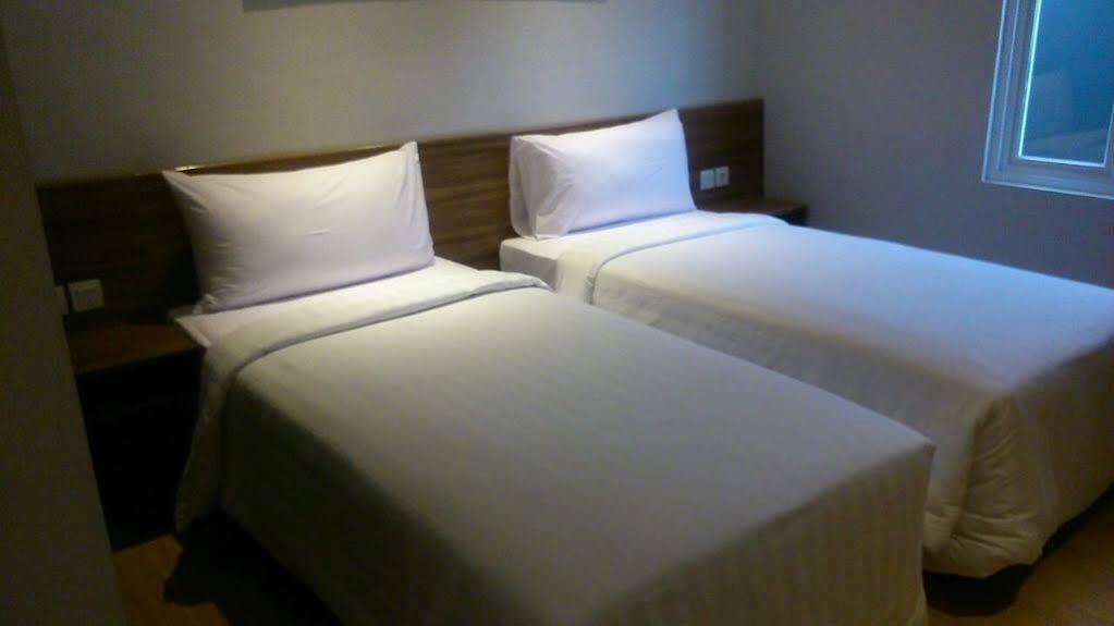 Capital O 91472 The Regia Dago Hotel By Ultimo Bandung Esterno foto
